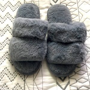 Plush & Fuzzy gray slip on slippers